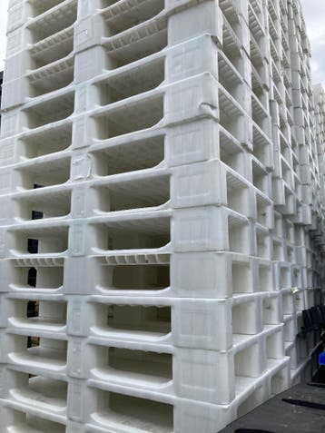 Plastic pallets dicht bovendek ideaal voor vlonder voortent, Caravans en Kamperen, Zo goed als nieuw