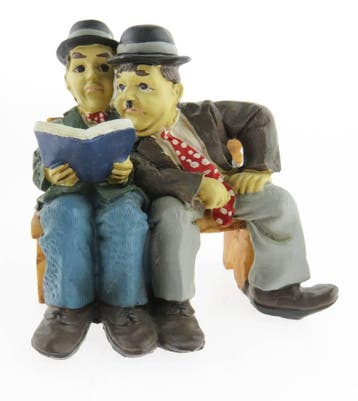 Figuur Laurel & Hardy op een bankje, Verzenden, Gebruikt