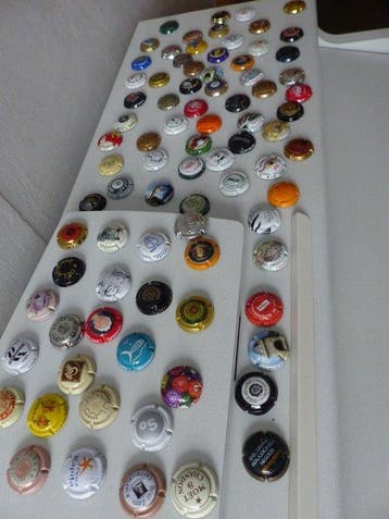 DIVERSOS DE CAVA I CHAMPAGNE, Champagne caps collection -