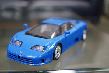 KK-Scale 1:12 - Modelauto - Bugatti EB110, Nieuw