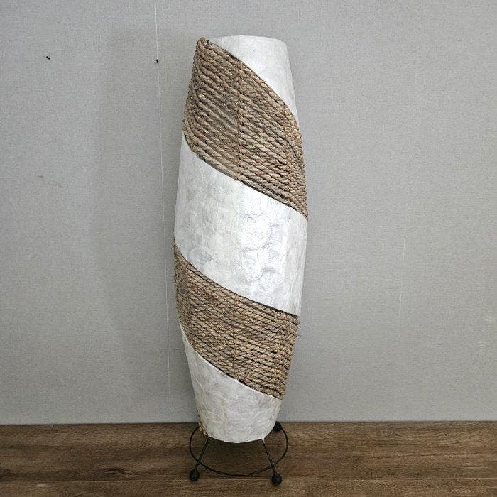 Lamp - Schelpenlamp - Schelp, Rattan, Antiek en Kunst, Kunst | Designobjecten