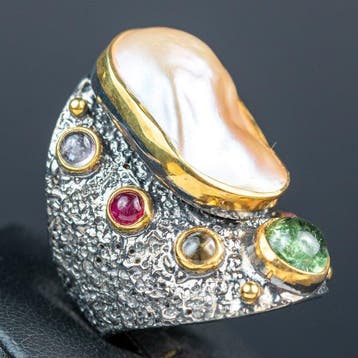 Prachtige zilveren ring met Keshi-parel en gekleurde