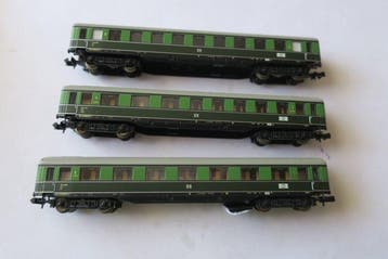 Minitrix N - Treinset (3) - 3 sneltreinwagons, kunststof, Hobby en Vrije tijd, Nieuw