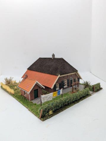handgemaakt - Diorama Handgemaakte Nederlandse boerderij met, Hobby en Vrije tijd, Modeltreinen | H0, Nieuw