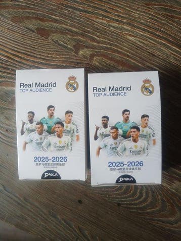 2025/26 DAKA Gesigneerde kaart - 2 Box - Excellent (EX), Nieuw