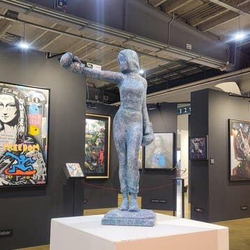 Mark Sugar - Challenge (Light blue stone), Antiek en Kunst