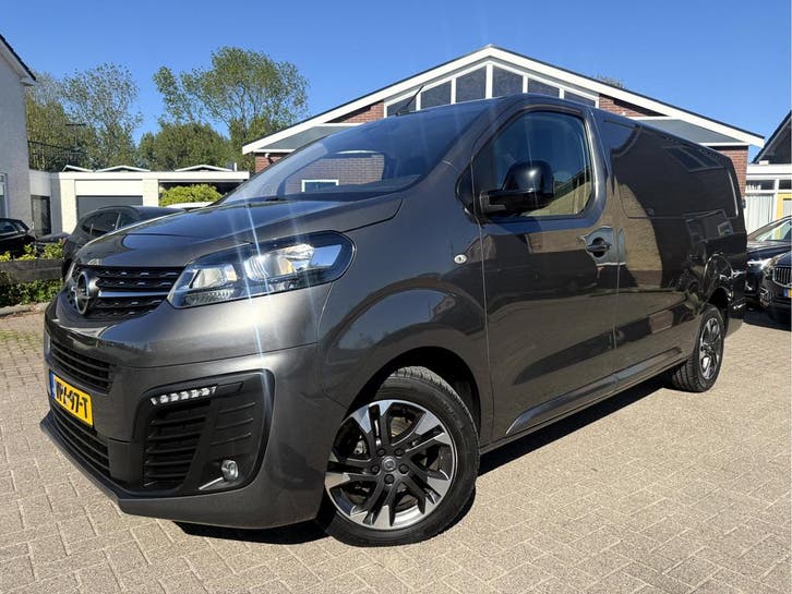 Opel Vivaro 2.0 CDTI 145PK L3H1 Innovation, Auto's, Bestelauto's, Dealer onderhouden, Lease, Zwart, Handgeschakeld, Zilver of Grijs