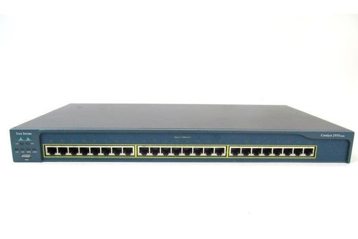 Cisco catalyst 2950 24 ports (WS-C2950-24), Computers en Software, Netwerk switches, Zo goed als nieuw, Ophalen of Verzenden