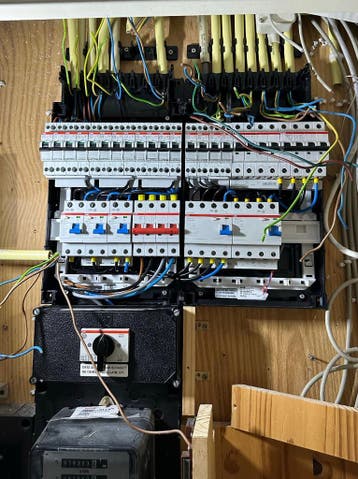 Betrouwbare en een schappelijke ervaren electricien., Variabele uren, HBO, Vanaf 10 jaar, Overige vormen