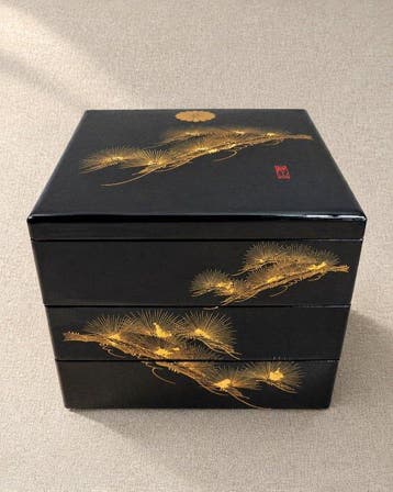 Sieradendoos - Maki-e Drie-delige Lakdoos - Hout, Antiek en Kunst