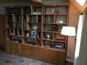 Bijzonder mooie en speelse massief eiken boekenkast | Westra, Huis en Inrichting, Kasten | Boekenkasten, 200 cm of meer, Eikenhout