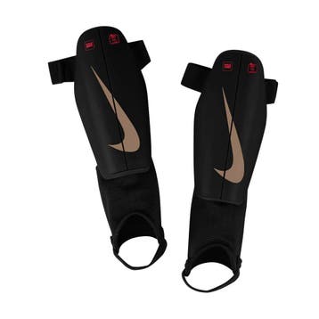 Nike Charge Scheenbeschermers Kids Zwart/Goud - L, Ophalen of Verzenden, Nieuw