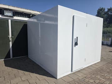 Vriescel 300 x 300 x 240 cm Licht beschadigd, Nieuw in verpakking, Koelen en Vriezen