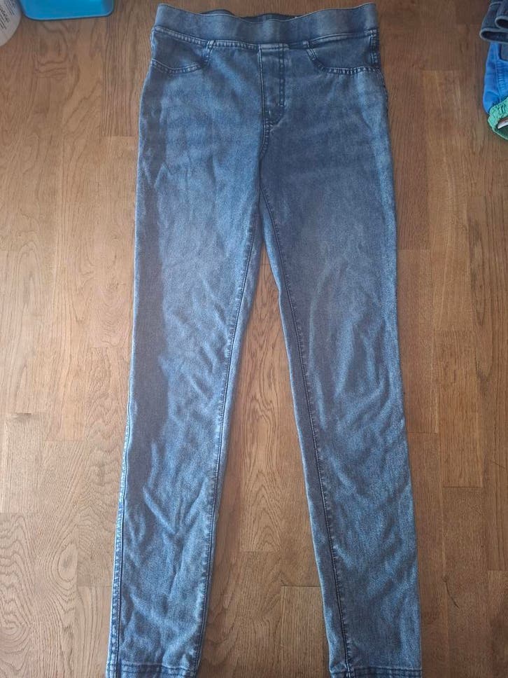 H&M jegging grijs stonewashed maat 146, Kinderen en Baby's, Kinderkleding | Maat 146, Meisje, Zo goed als nieuw, Broek