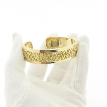 Gouden brede slavenarmband met gravures; Maat M, Ophalen of Verzenden, Gebruikt, Goud, Goud