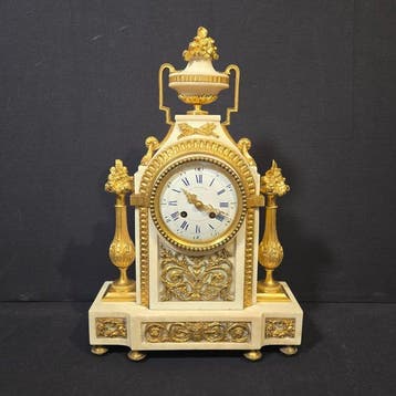 Figurale pendule Lodewijk XVI-stijl - Verguld brons - 1880 -