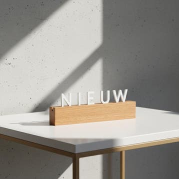 Oacklux Kana Letterhouder Eikenhout 200 mm - Witte letters, Nieuw in verpakking