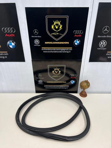 Portier rubber 4 deur rechts achter Peugeot 2014 9673170080, Gebruikt, Rechts, Peugeot