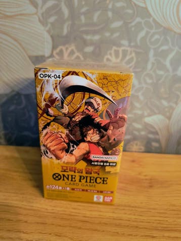 One Piece OPK-04 Kingdoms of Intrigue Koreaanse Booster Box, Ophalen of Verzenden, Nieuw, Boosterbox, Foil
