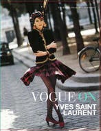 Boek Vogue on Yves Saint Laurent 9781419718014, Verzenden, Zo goed als nieuw