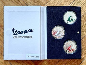 Italië. 5 Euro 2019 Vespa Trittico