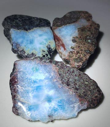 Larimar ruwe steen van hoge kwaliteit AAA- 97.12 g