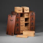 Kleine kast met veel lades - Hout, Ijzer, sugi (ceder) hout