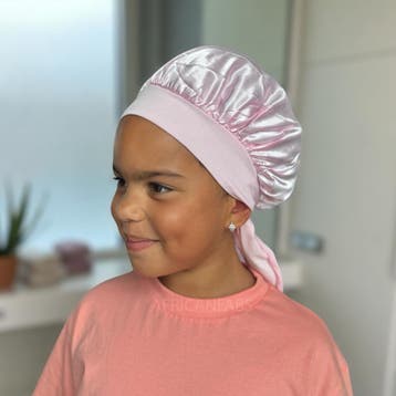 Roze Satijnen slaapmuts met bandjes (kinderen / kindermaat 3, Ophalen of Verzenden, Nieuw