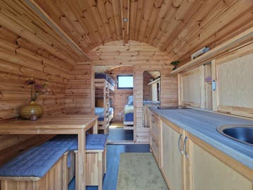 Camping Barrel glamping accommodatie natuurhuisje, Tuin en Terras, Tuinhuizen, 200 tot 400 cm, Overige typen, Nieuw, 1 raam