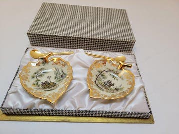 Limoges - Zout- en pepervaatjes - Porselein