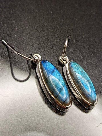 Oorbellen van 925 zilver met blauwe labradoriet,