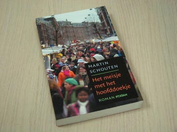 Schouten, Martin - Het  meisje met het hoofddoekje, Verzenden, Nieuw
