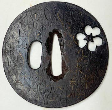Sukashi ume bloesemrank inlegmotief tsuba - Japan - Edo