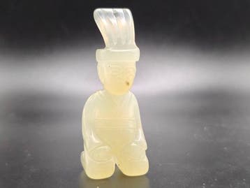 Oude Serpentine Groep Adellijke Figuur - Hoogte: 64.72 mm -