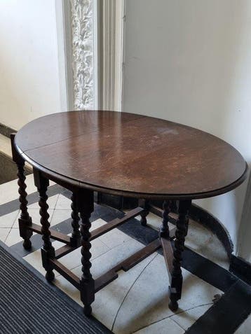 Klassischer Gateleg-Tisch – Klapptisch aus Massivholz –