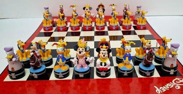 Disney - Schaakspel - Mickey Mouse & Friends - Hars
