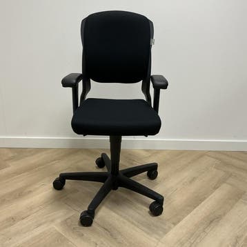 Opnieuw gestoffeerd Ahrend 230 ergonomische bureustoel,, Gebruikt, Zwart, Ophalen of Verzenden, Bureaustoel