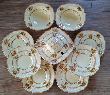 Myott - Eetservies (15) - FB 3809 - Porselein - Serveerset, Antiek en Kunst