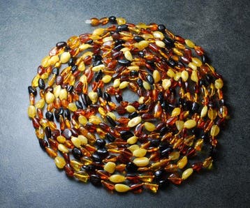 Extreem lange Baltische barnsteenketting - Kralensnoer