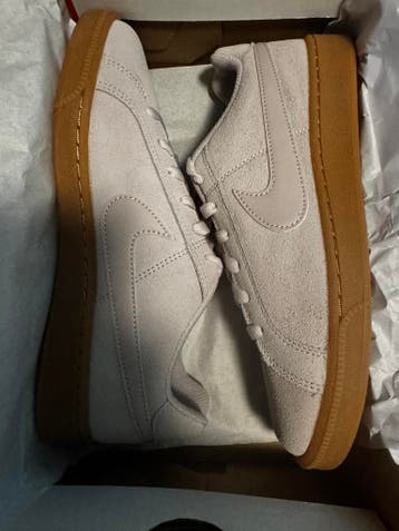 Nike dames sneakers 38.5/38/36.5, Kleding | Dames, Schoenen, Nike , Overige kleuren, Verzenden, Nieuw