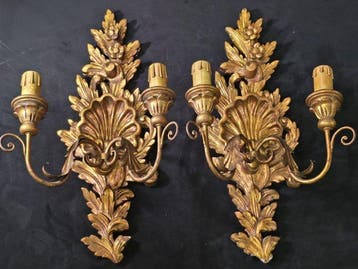Wandkandelaar (2) - Hout - Paar wandlampen van goud uit de