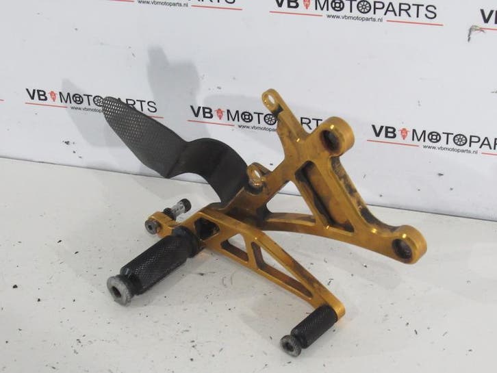 Yamaha YZF R1 Voetsteun rechts voor, Motoren, Onderdelen | Yamaha, Ophalen of Verzenden