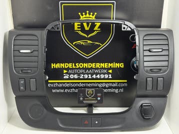 Renault Trafic Luchtrooster Dashboard bj.2018 art.682607479R, Gebruikt, Renault