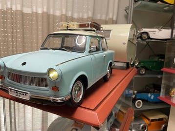 Hachette 1:8 - Model coupé (2) - Trabant 601 Deluxe + Würdig, Nieuw