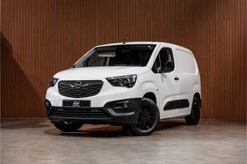 Opel Combo 1.5 D | CarPlay | Cruise control | Stuurwielverwa, Stof, Gebruikt, Zwart, Wit