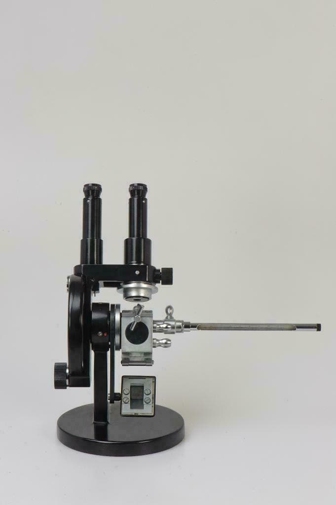 ABBE TAFEL REFRACTOMETER MET KOFFER., Audio, Tv en Foto, Optische apparatuur | Microscopen, Minder dan 400x, Nieuw, Verzenden