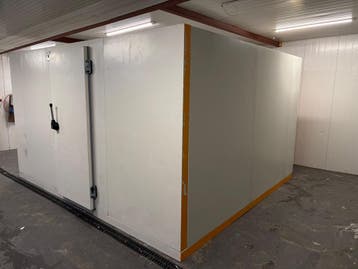 Vriescel 388 x 335 x 230 cm, Nieuw in verpakking, Koelen en Vriezen