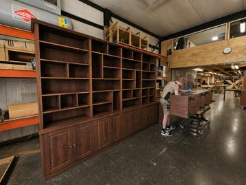 Notenhouten boekenkast Mark | Eigen meubelfabriek Burgum, Huis en Inrichting, Kasten | Boekenkasten, 200 cm of meer, Notenhouten kasten in elke vorm en maat zie onze website