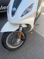 Piaggio fly 2018 4t2v 2770km Wit EERSTE eigenaar, Fietsen en Brommers, Scooters | Piaggio, Ophalen of Verzenden, Zo goed als nieuw