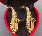 Spaanse militaire musicus van de marine, saxofoon,